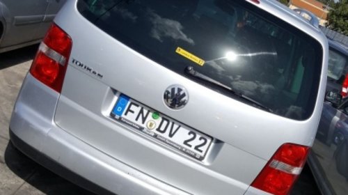 Dezmembrez VW Touran din 2005 - 1.6FSI