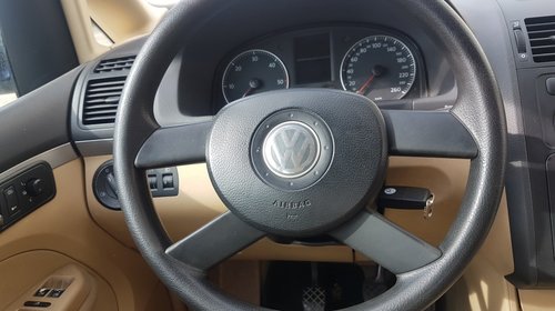 Dezmembrez VW Touran
