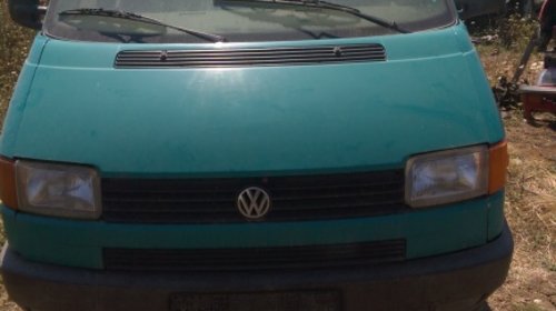 Dezmembrez Vw transporter T4 2,4 diesel