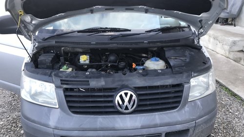 Dezmembrez VW Transporter T5 2.5 diesel (AXD) - motor la cheie
