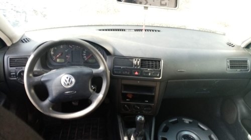 Dezmembrez VW Volkswagen Bora 1.9 diesel Ajm 6 viteze