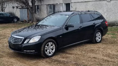 Dezmembrez w212 mercedes e250 cdi