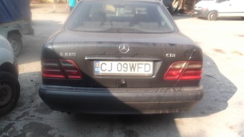 Dezmemembrez Mercedes E220