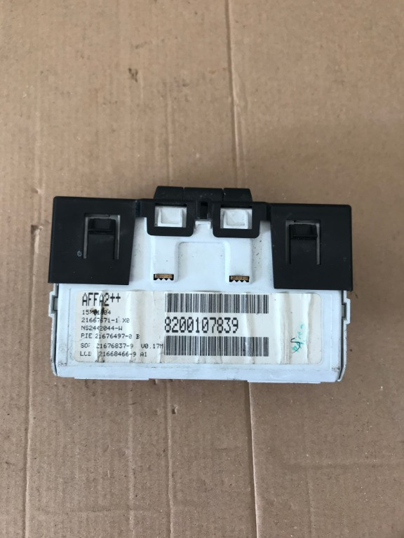 Display afisaj bord megane 2 2003 - 2009