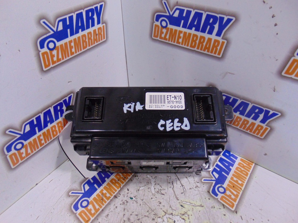 Display bord avand codul original 95710-