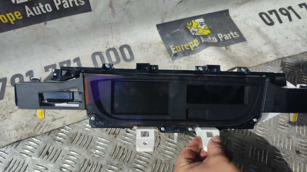 Display bord Mazda CX-7 2.2 MZR -CD cod motor R2 ,transmisie manuala , an 2010 cod EH64611J0C / EH44611J0