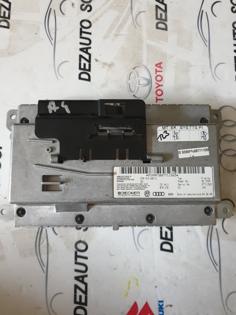 Display Navigatie Audi A4 B8 Cod OEM : 8
