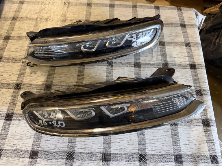 DRL stanga prinderi rupte Citroen C3 2016/2017/2018/2019/2020