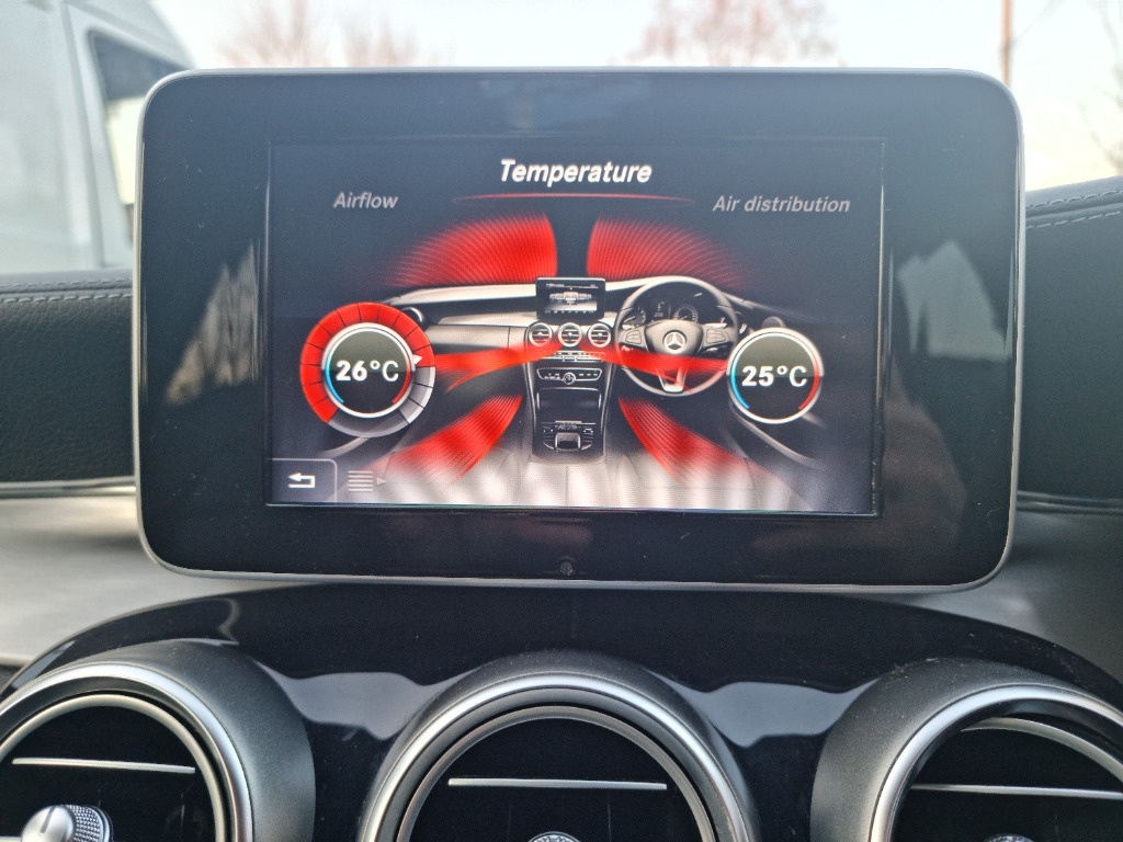 Ecran display LCD Multimedia Navigatie GPS Mercede