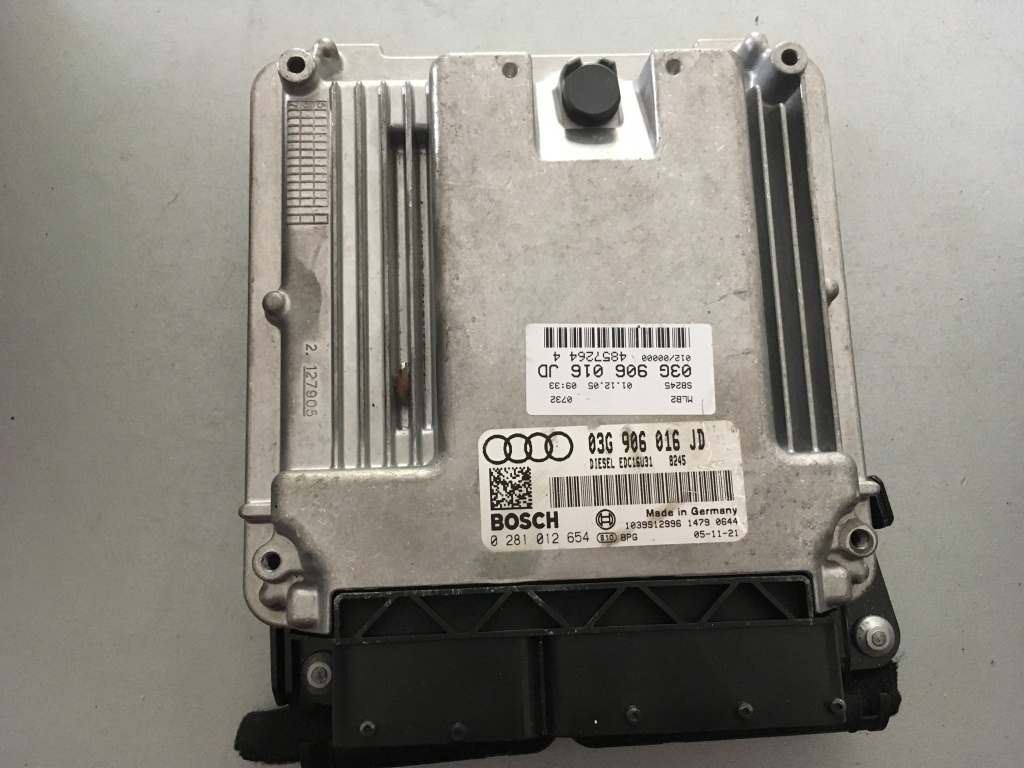 ECU Calculator motor Audi A4 B7 2.0 TDI cod: 03G906016JD 0281012654