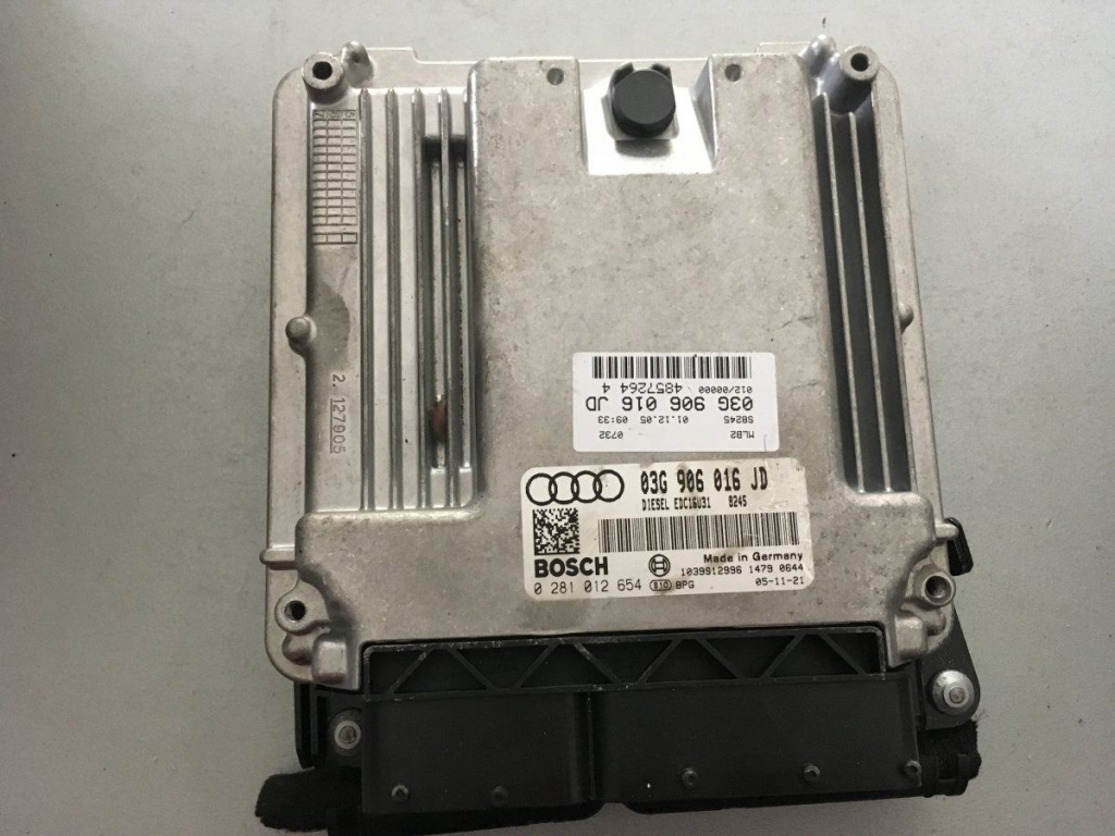 ECU Calculator motor Audi A4 B7 2.0 TDI cod: 03G906016JD 0281012654