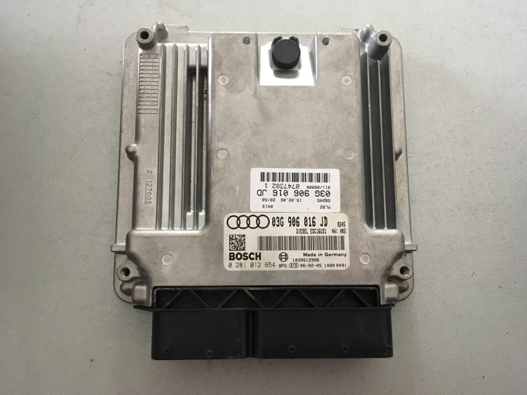 ECU Calculator motor Audi A4 B7 2.0 TDI cod: 03G906016JD 0281012654