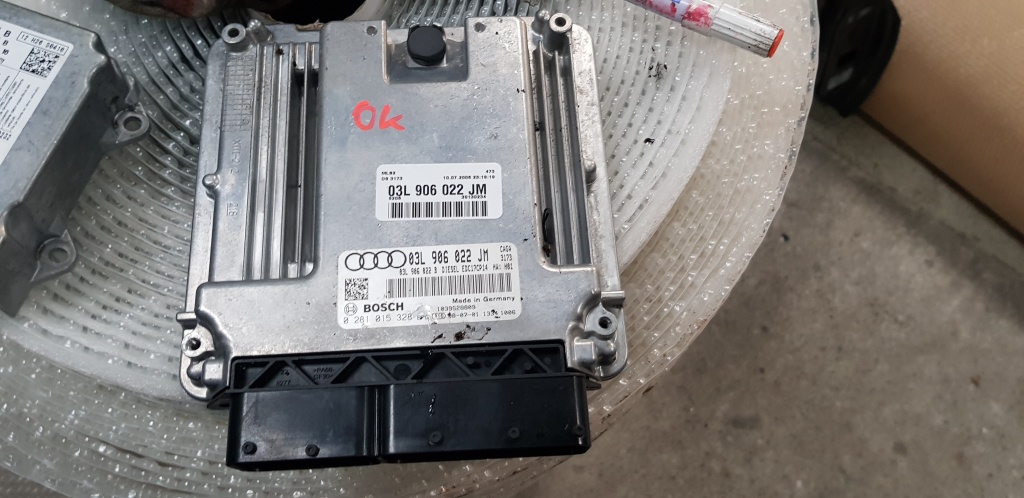 Ecu calculator motor AUDI A4 B8 8K 2.0 tDI CAG 2008 2009 2010 03L906022JM