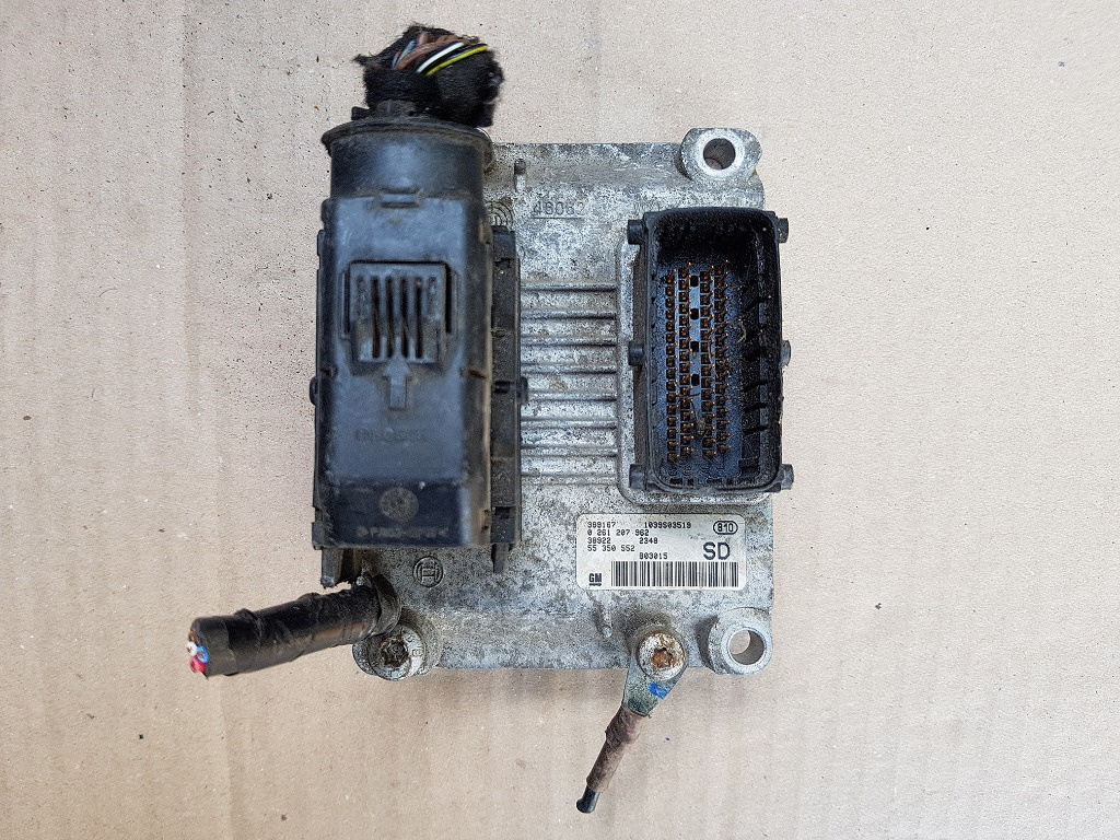 ECU Calculator motor Opel Corsa C 1.2 cod 55350552 0261207962 SD ME7.6H4 Z12XE