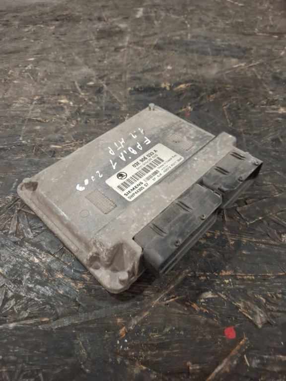 ECU Calculator motor Skoda Fabia 1.2HTP 03E906033A - imagine 3