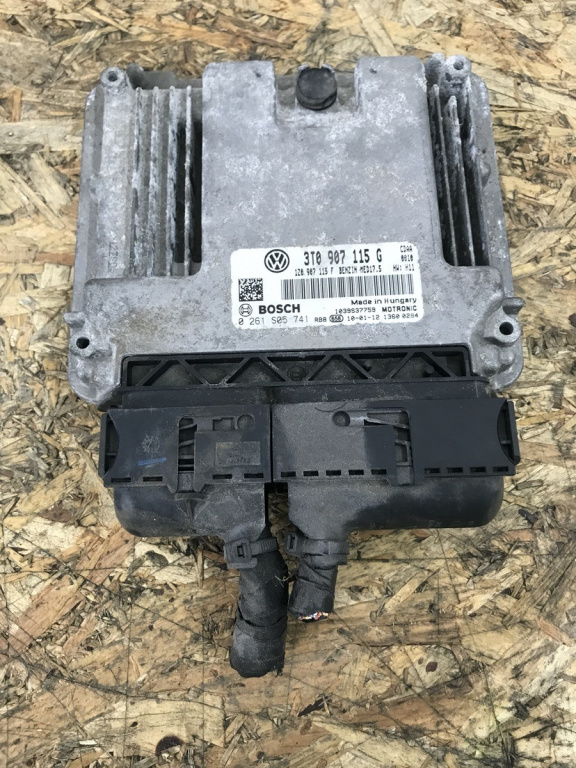 ECU calculator motor Superb Break 1.8TSI combi 2010 (3T0907115G)