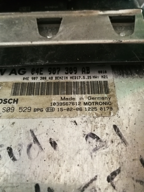 Ecu calculator motor vw passat B8 1.4 tsi cod: 04E907309AB 0261S09529