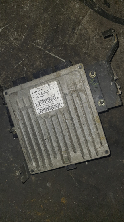 ECU DELPHI 8200334419 81044C RO410BO24C DDCR
