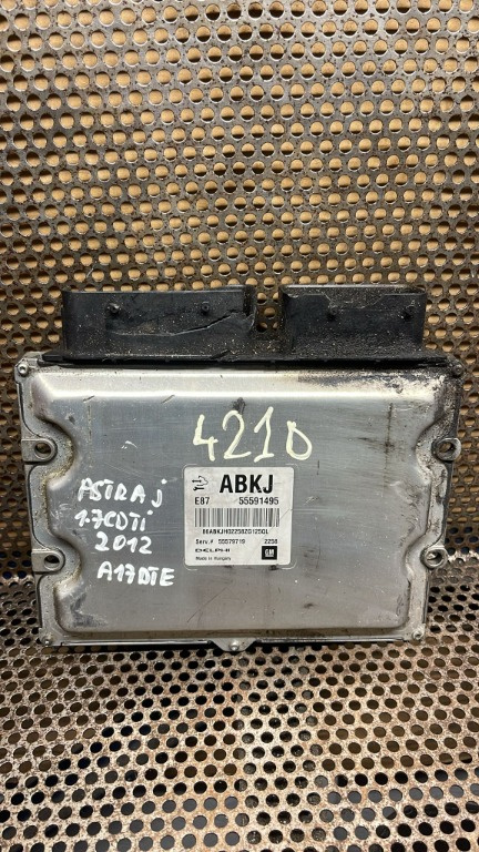 Ecu Opel Astra J 1.7CDTI A17DTE 2010-2015 55591495 cu mufa spartă