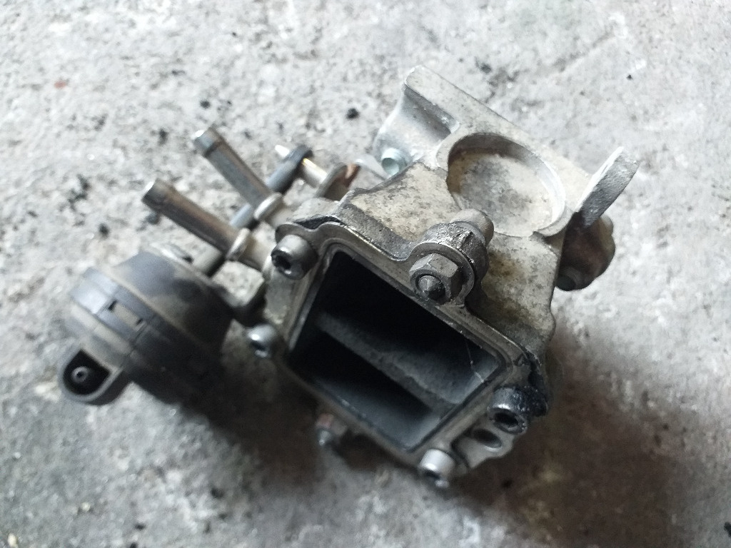 Egr VW PASSAT B6 2.0tdi cod motor BKP , 