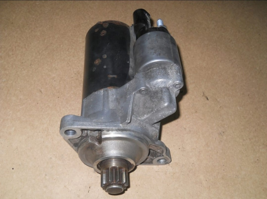 Electromotor 10 dinti avand codul 02E911