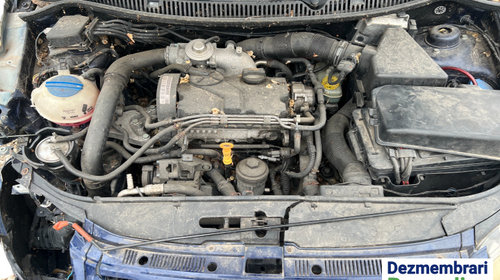 Electroventilator racire motor / AC Volkswagen VW Polo 4 9N [facelift] [2005 - 2009] Hatchback 3-usi 1.4 TD MT (70 hp) Cod motor: BNM, Cod cutie: HCS, Cod culoare: LD5Q