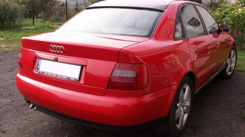 Eleron pleoapa luneta Audi A4 B5 sedan