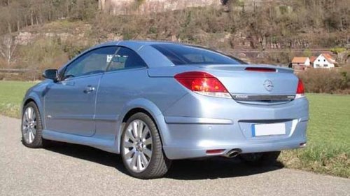 Eleron spoiler portbagaj Opel Astra H Twin To