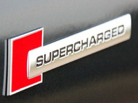 Emblema auto model "SUPERCHARGED", reliefata 3D, dimensiune 10 x 1 cm AVX-T150923-25