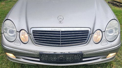 Emblema fata Mercedes E-Class W211 2005 Sedan