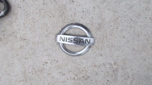 Emblema fata Nissan Primera P12