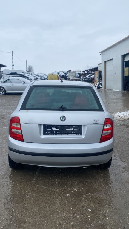 Emblema fata Skoda Fabia 2002 hatchback 