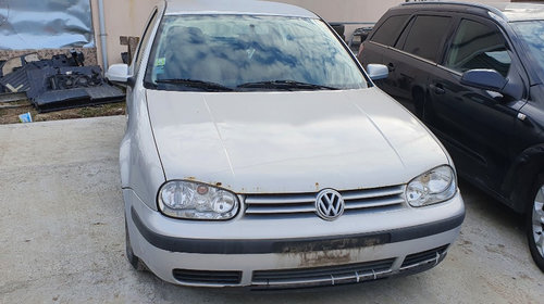 Emblema fata Volkswagen Golf 4 2000 Hatchback 1.4B