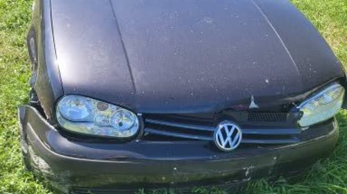 Emblema fata Volkswagen Golf 4 2002 hatchback