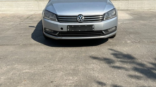 Emblema fata Volkswagen Passat B7 2012 Sedan 