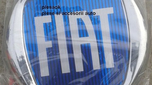 Emblema Fiat albastra fata spate