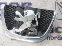 EMBLEMA PEUGEOT 5008 AN : 2011 / 303002001