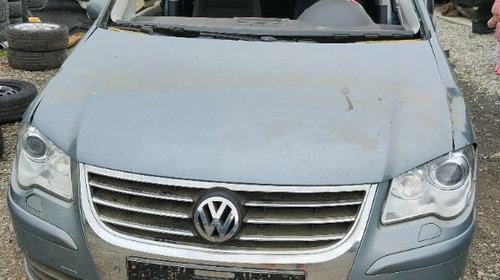 Emblema spate Volkswagen Touran 2009 Monovolu