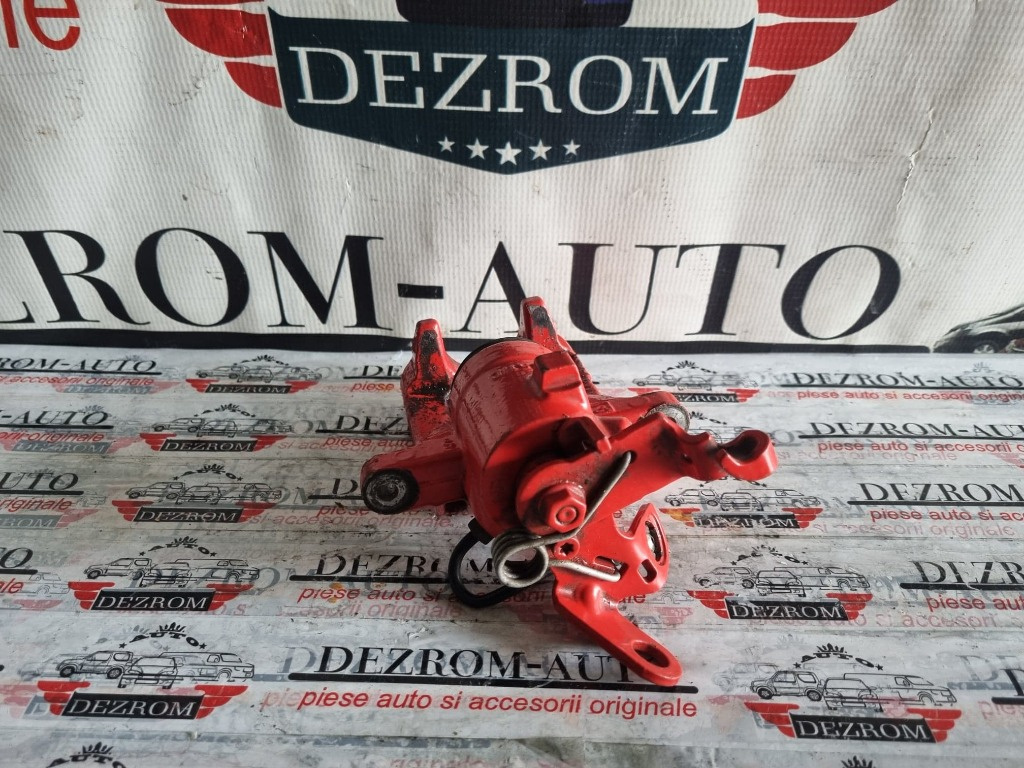 Etrier stanga spate VW Jetta Mk6 1.6 MPi