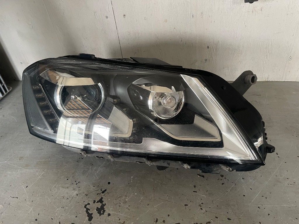 Far complet VW Passat B7 Bi-Xenon Adaptiv DLA 3AB941043 / 3AB941044