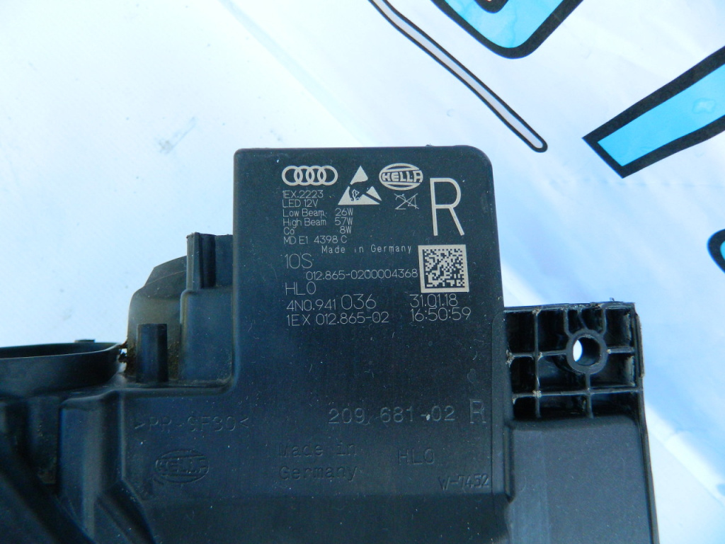 Far dreapta Audi A8,S8 LED Matrix model 