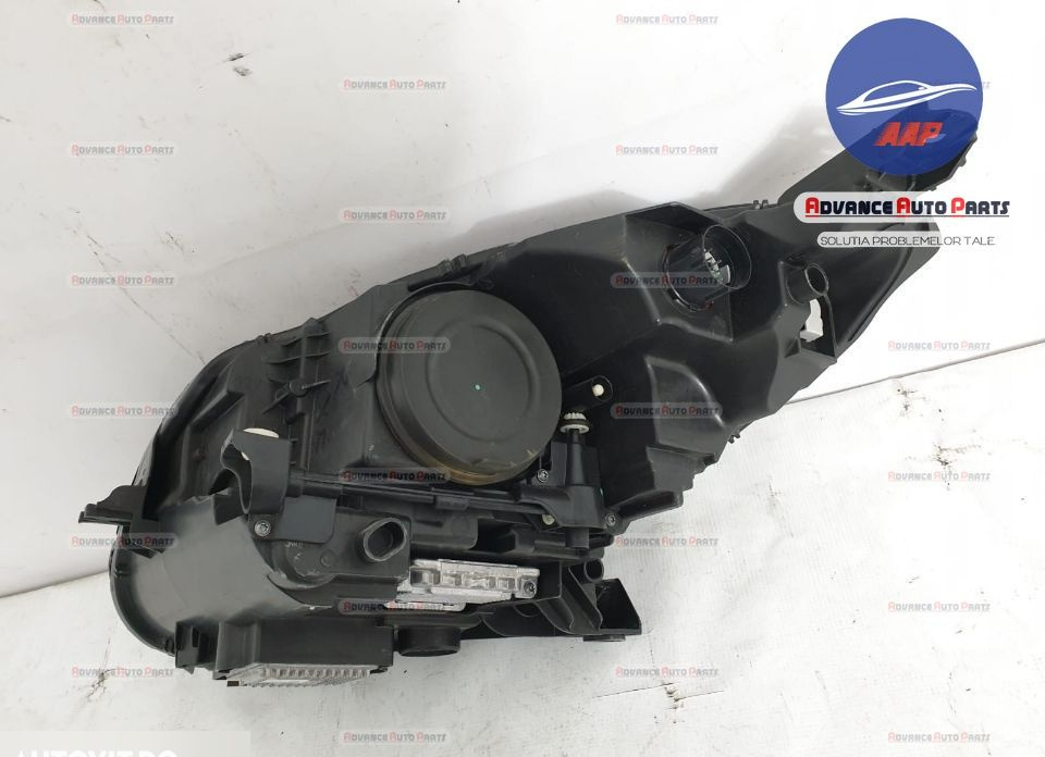 Far dreapta bi-xenon adaptive led corner