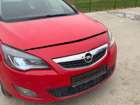 Far dreapta bixenon Opel Astra J cu defect
