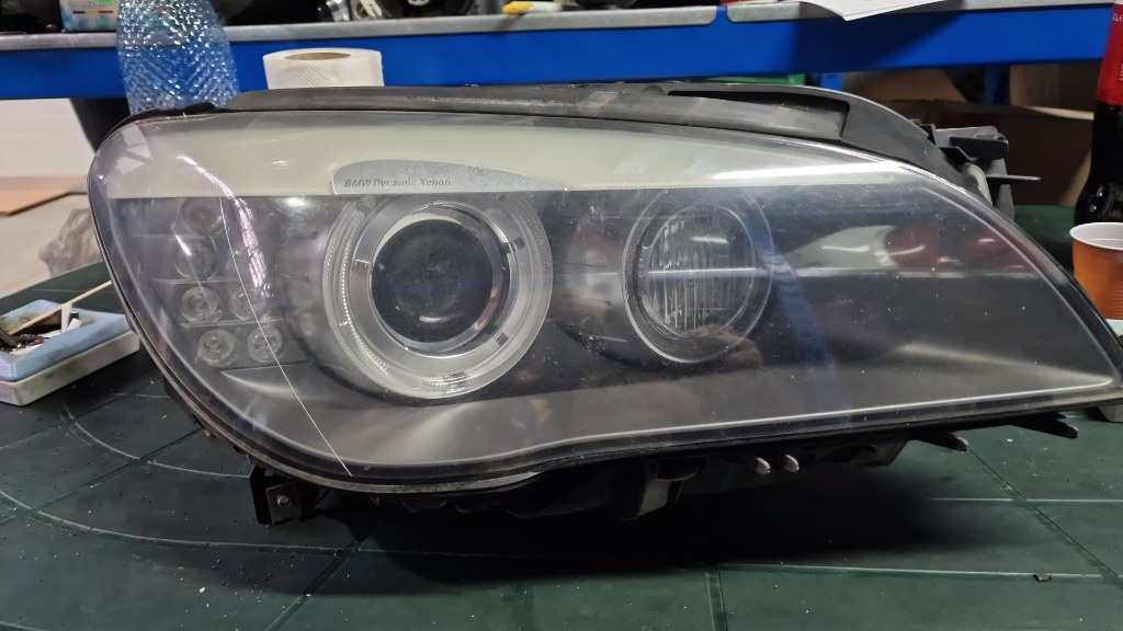 Far dreapta, Bmw seria 7 F01, F02, dynamic xenon