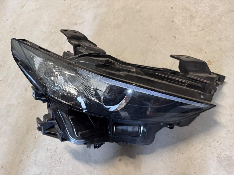 Far dreapta + calculator Mazda 3 FULL LED FACELIFT 2018/2019/2020/2021/2022/2023 cod BCJH-51030