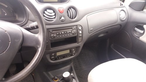 Far dreapta Citroen C3 2003 hatchback 1.4