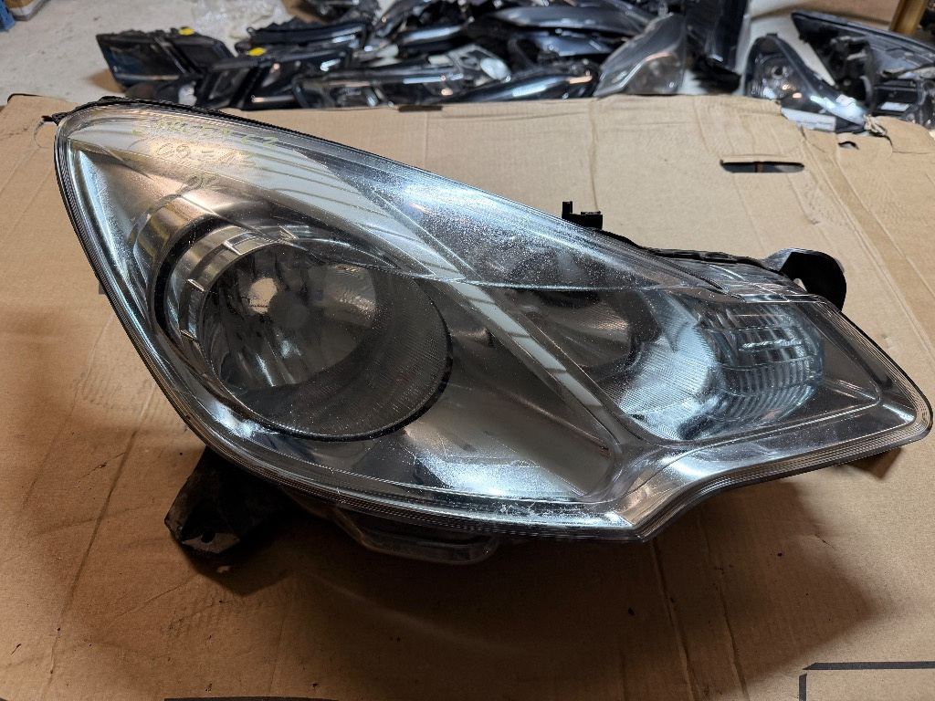 Far dreapta Citroen C3 2009/2010/2011/2012/2013 Halogen H7