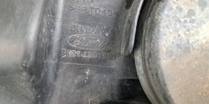 Far dreapta Cod: BK2113D152B Ford Transi