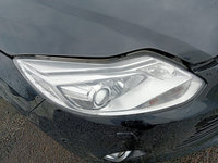 Far dreapta cu xenon si lumini de zi Led Ford Focus mk3