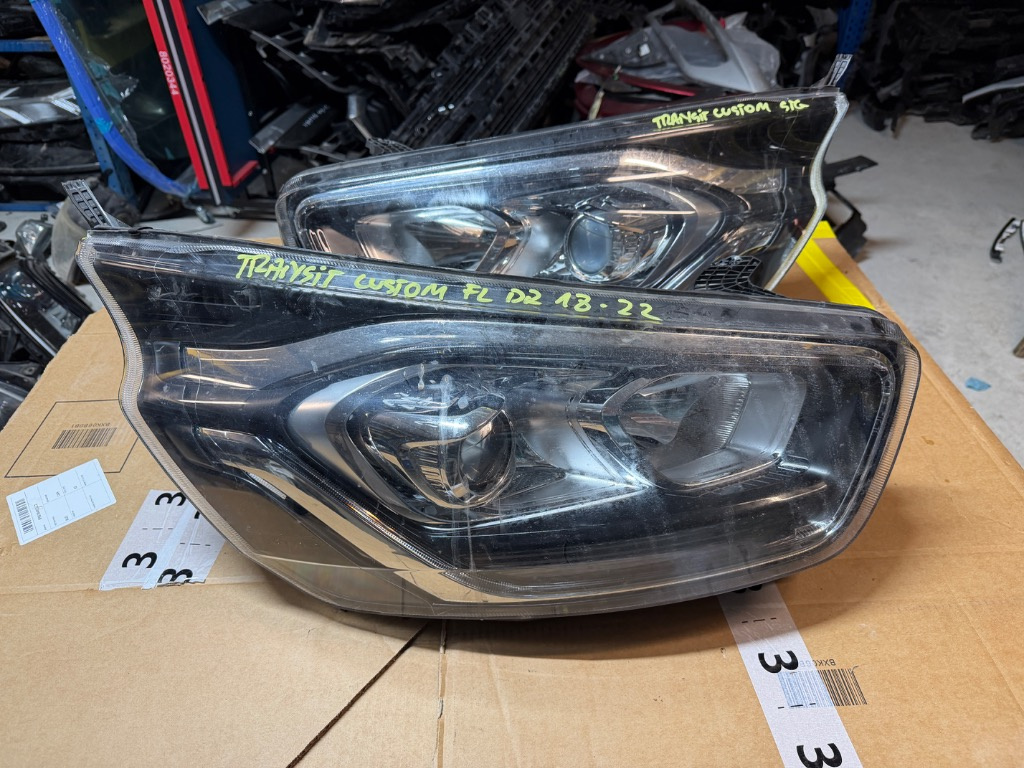 Far dreapta / far stanga Ford Transit Custom Facelift XENON 2018/2019/2020/2020/2021/2022